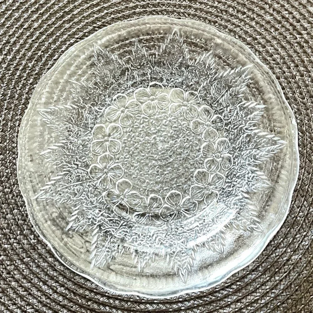 FLORAL SCALLOPED EDGE PRESSED 6